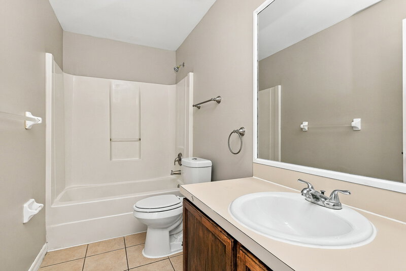 1,445/Mo, 736 Jack Ave S Lehigh Acres, FL 33973 Bathroom View