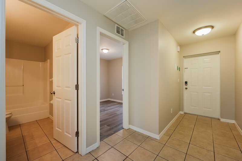 1,670/Mo, 738 Jack Ave S Lehigh Acres, FL 33973 Foyer View