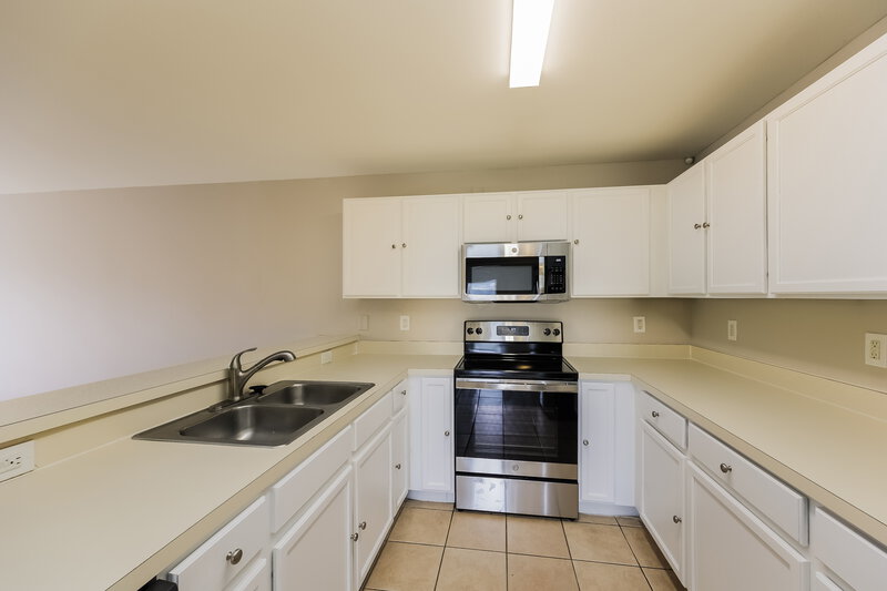 1,670/Mo, 738 Jack Ave S Lehigh Acres, FL 33973 Kitchen View