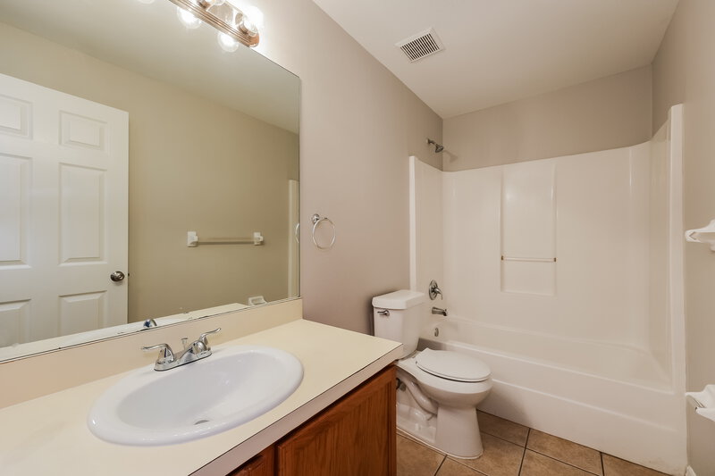 1,670/Mo, 738 Jack Ave S Lehigh Acres, FL 33973 Bathroom View