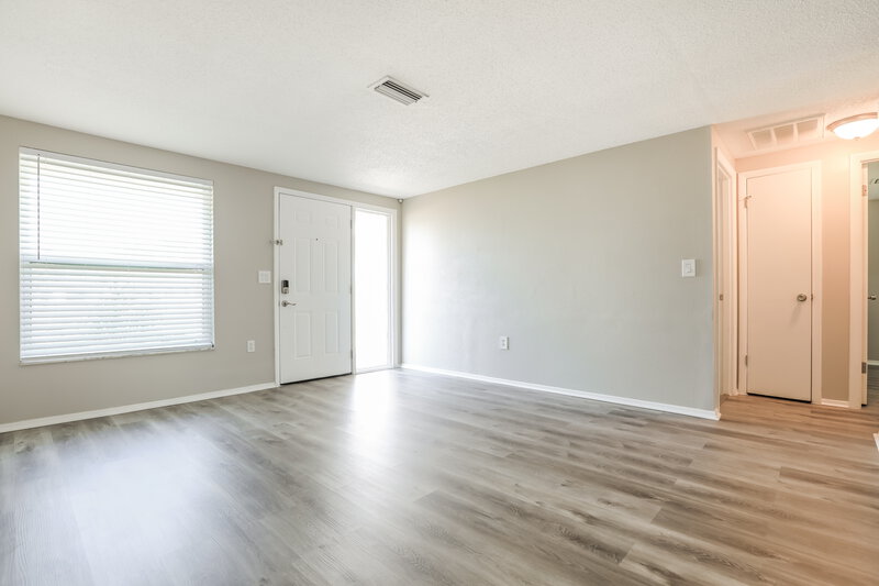 2,660/Mo, 432 Briarwood Rd Venice, FL 34293 Living Room View 2