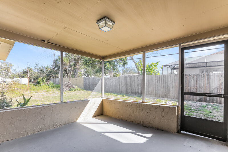 2,660/Mo, 432 Briarwood Rd Venice, FL 34293 Sun Room View 2