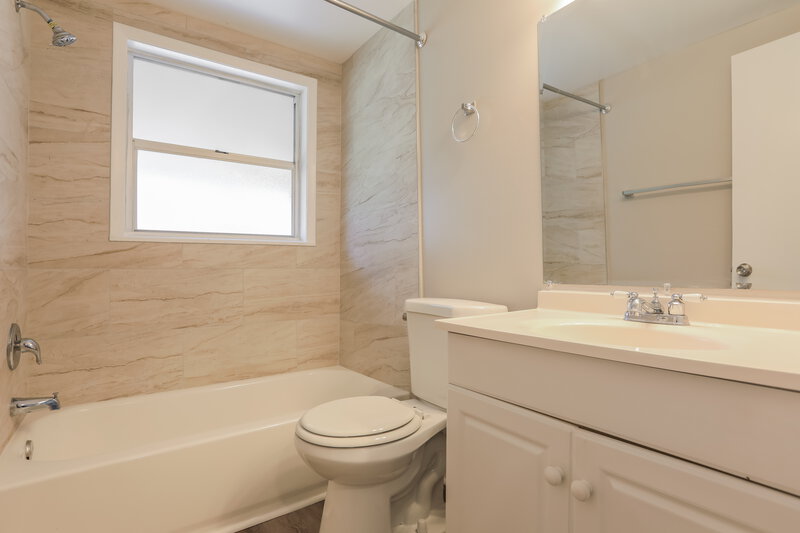 2,660/Mo, 432 Briarwood Rd Venice, FL 34293 Bathroom View