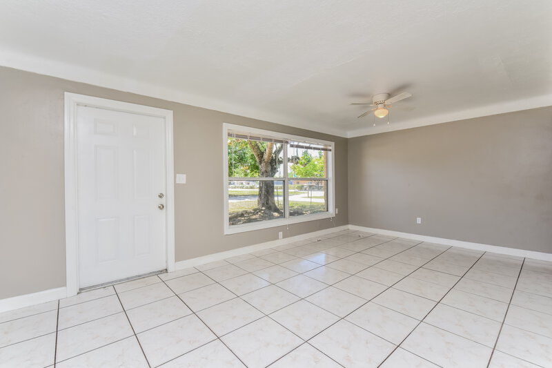 1,540/Mo, 1507 Bert Drive Fort Myers, FL 33916 Living Room View