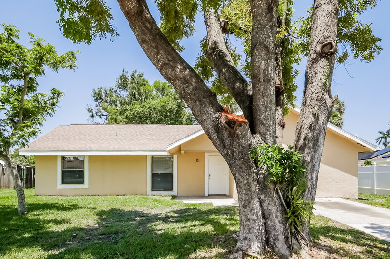 2,160/Mo, 800 Jarmilla Lane Fort Myers, FL 33905 External View
