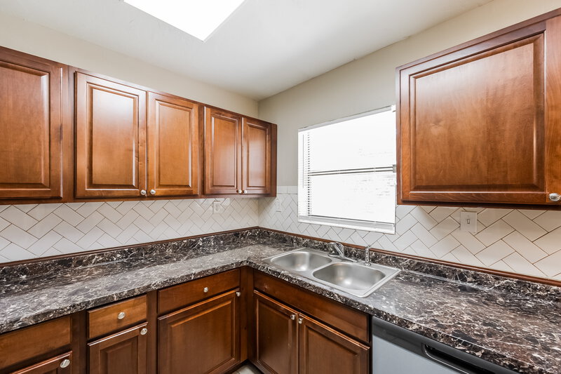 2,160/Mo, 800 Jarmilla Lane Fort Myers, FL 33905 Kitchen View 2
