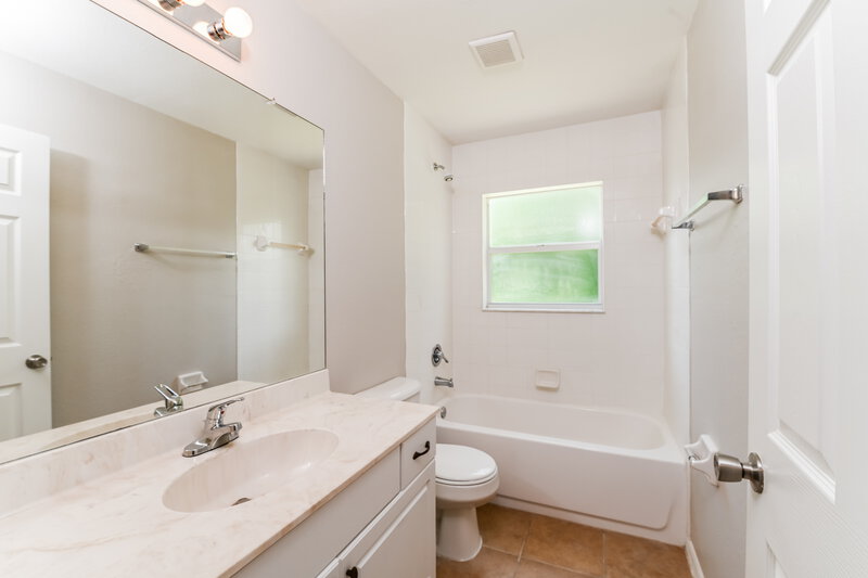 1,630/Mo, 2506 66th ST W Lehigh Acres, FL 33971 Bathroom View