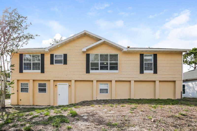 0/Mo, 2216 Leda Ave S Lehigh Acres, FL 33973 External View