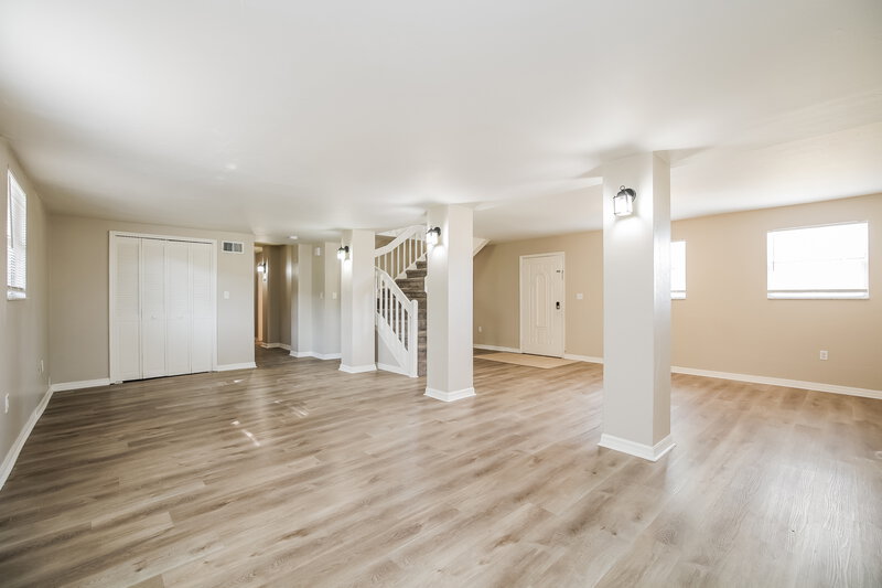 0/Mo, 2216 Leda Ave S Lehigh Acres, FL 33973 Family Room View 2