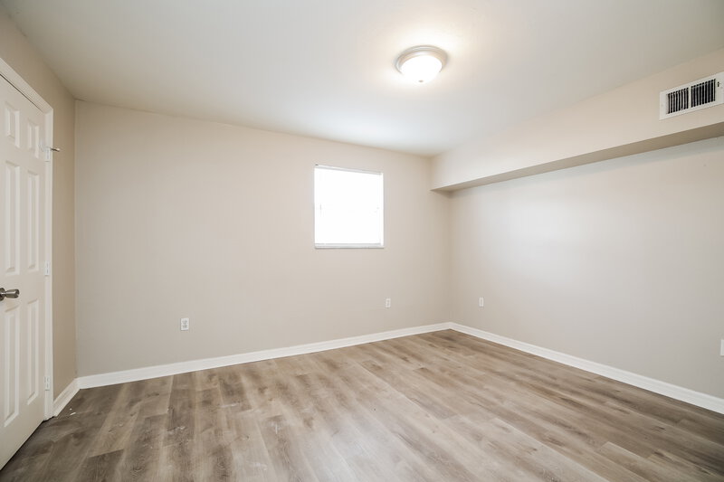 0/Mo, 2216 Leda Ave S Lehigh Acres, FL 33973 Bedroom View 3