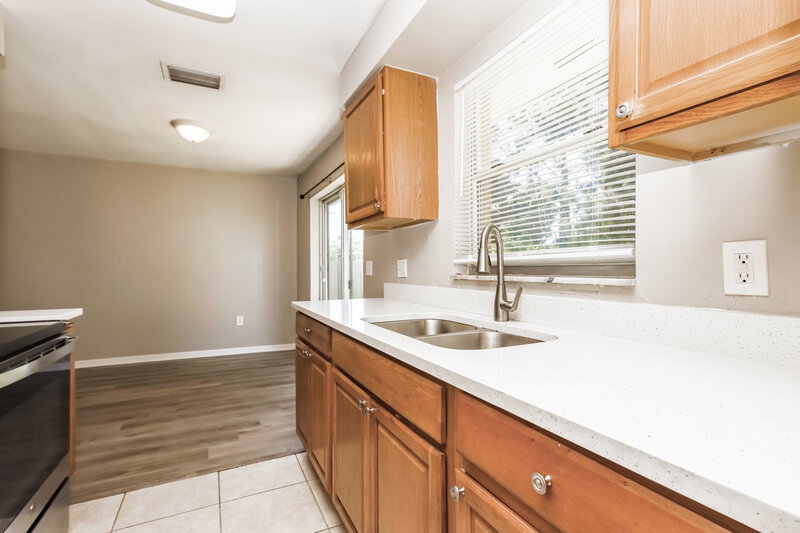 1,555/Mo, 4160 Ballard Rd Fort Myers, FL 33916 Kitchen View 2