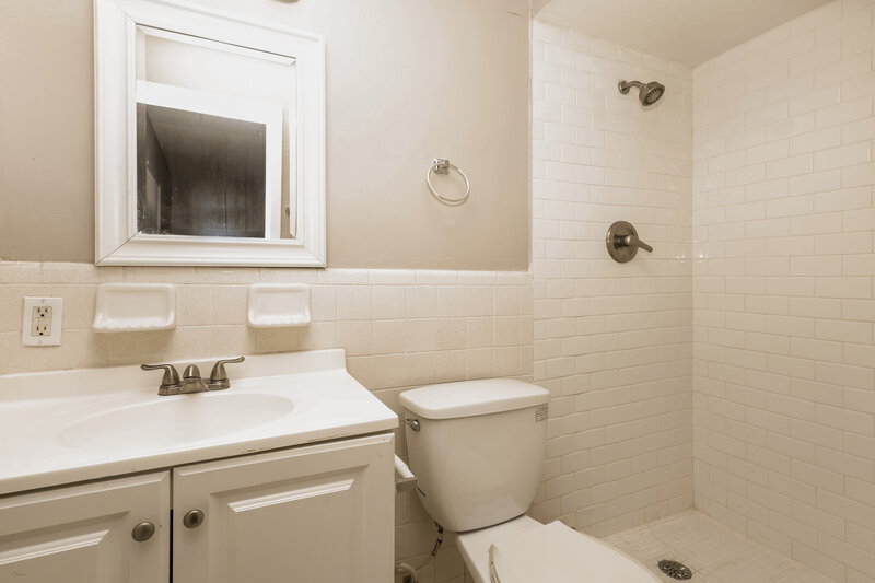 1,555/Mo, 4160 Ballard Rd Fort Myers, FL 33916 Main Bathroom View