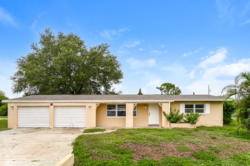 1,575/Mo, 11 Kentucky Road Lehigh Acres, FL 33936 External View