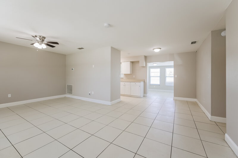 1,700/Mo, 11 Kentucky Road Lehigh Acres, FL 33936 Living Room View