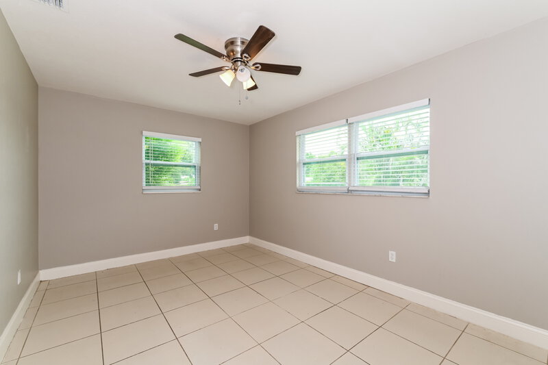 1,575/Mo, 11 Kentucky Road Lehigh Acres, FL 33936 Main Bedroom View