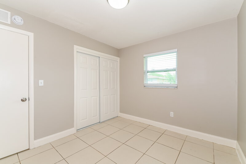 1,575/Mo, 11 Kentucky Road Lehigh Acres, FL 33936 Bedroom View