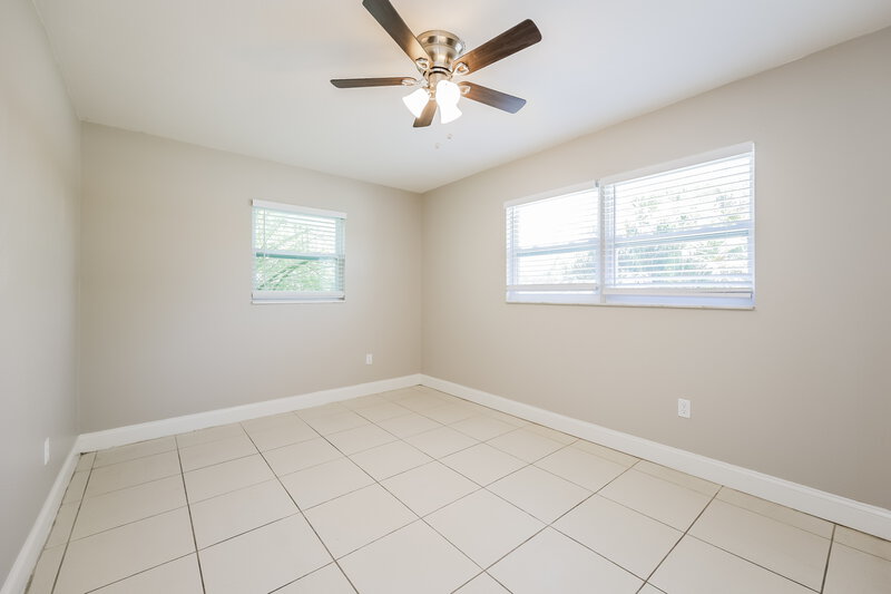 1,700/Mo, 11 Kentucky Road Lehigh Acres, FL 33936 Main Bedroom View 2