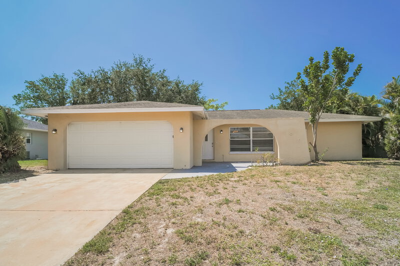 2,280/Mo, 1322 SE 12th Street Cape Coral, FL 33990 External View