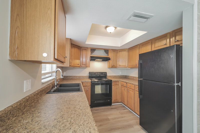 2,280/Mo, 1322 SE 12th Street Cape Coral, FL 33990 Kitchen View