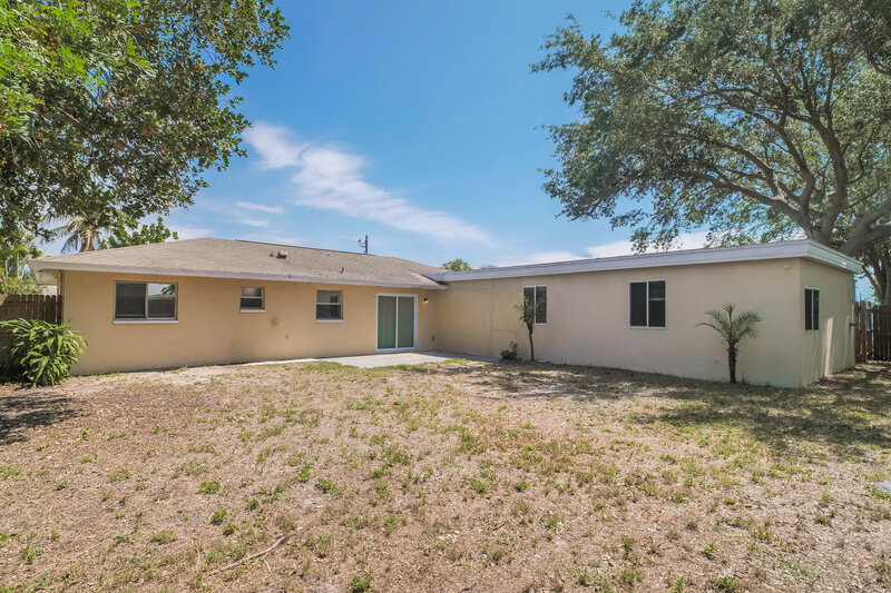 2,280/Mo, 1322 SE 12th Street Cape Coral, FL 33990 Rear View