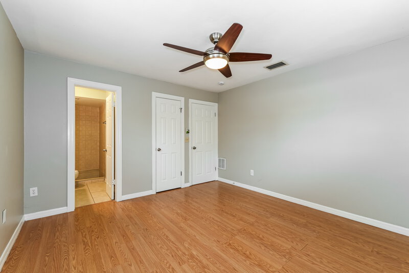 2,040/Mo, 5595 Sunrise Drive Fort Myers, FL 33919 Main Bedroom View 2