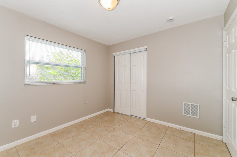 2,040/Mo, 5595 Sunrise Drive Fort Myers, FL 33919 Bedroom View