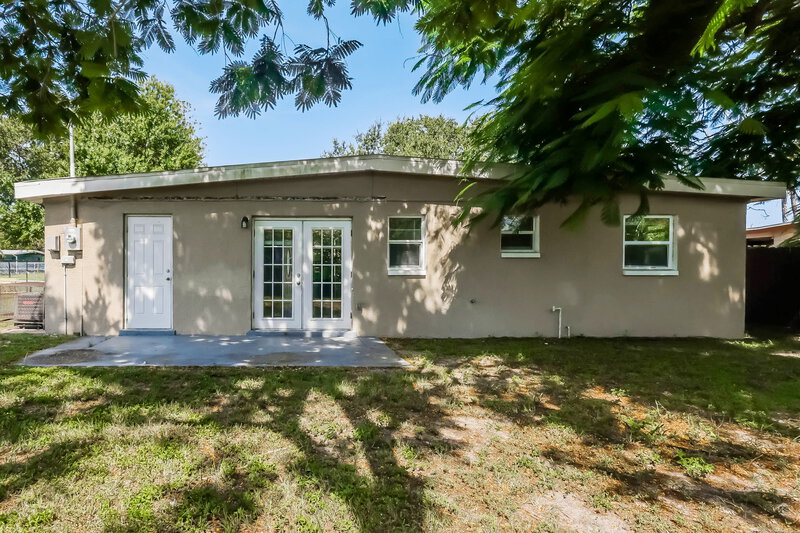 1,565/Mo, 1423 Brookhill Drive Fort Myers, FL 33916 Rear View