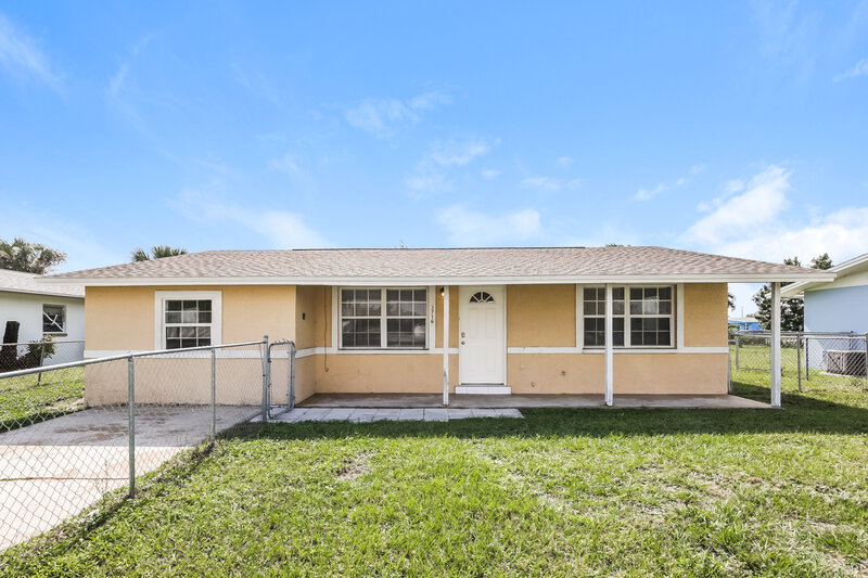 1,625/Mo, 3716 Edison Ave Fort Myers, FL 33916 External View
