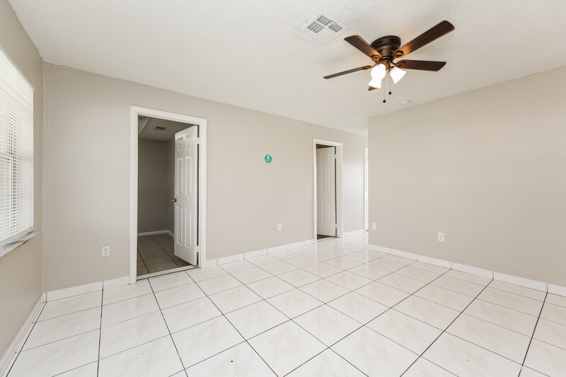 1,625/Mo, 3716 Edison Ave Fort Myers, FL 33916 Living Room View 2