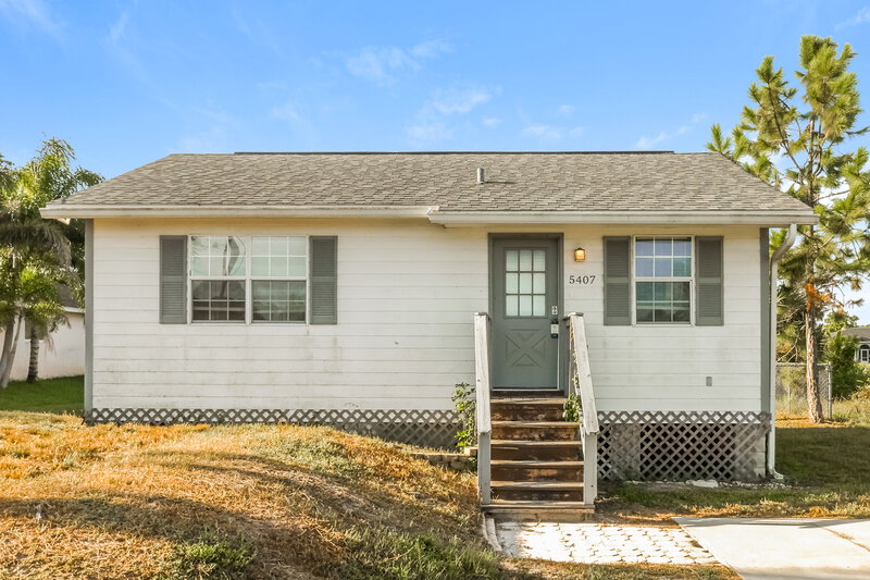 1,175/Mo, 5407 3rd Street W Lehigh Acres, FL 33971 External View