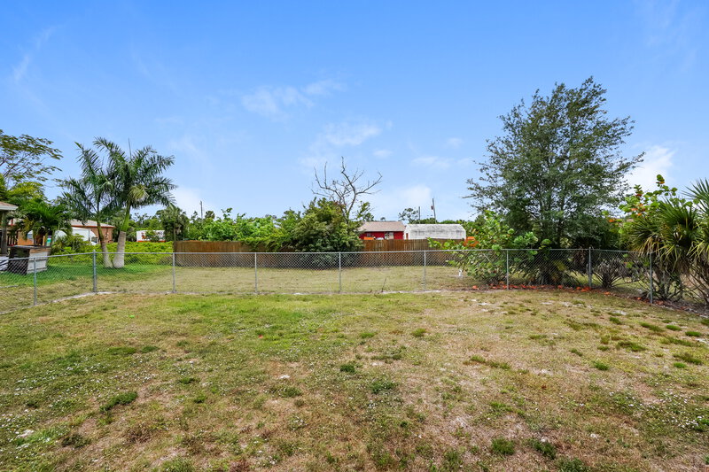 2,250/Mo, 5407 3rd Street W Lehigh Acres, FL 33971 Backyard View