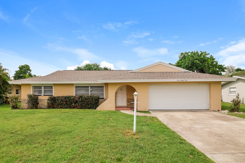 1,630/Mo, 323 SE 47th Street SE Cape Coral, FL 33904 External View