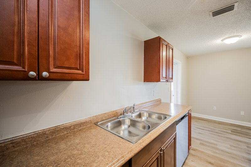 2,660/Mo, 1778 Settler Drive Fort Myers, FL 33905 Kitchen View 2