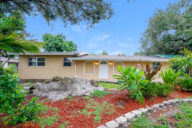 1,780/Mo, 201 Fairview Avenue Fort Myers, FL 33905 External View