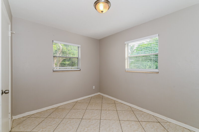 1,300/Mo, 100 Apache Street Lehigh Acres, FL 33936 Bedroom View 3