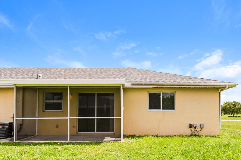 1,535/Mo, 5141 Leonard Blvd S Lehigh Acres, FL 33973 Rear View