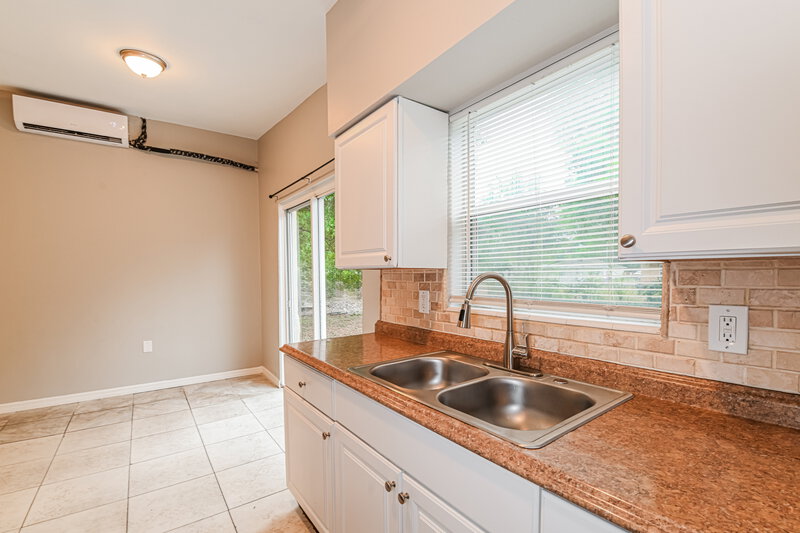 0/Mo, 3716 Belmont Street Fort Myers, FL 33916 Kitchen View