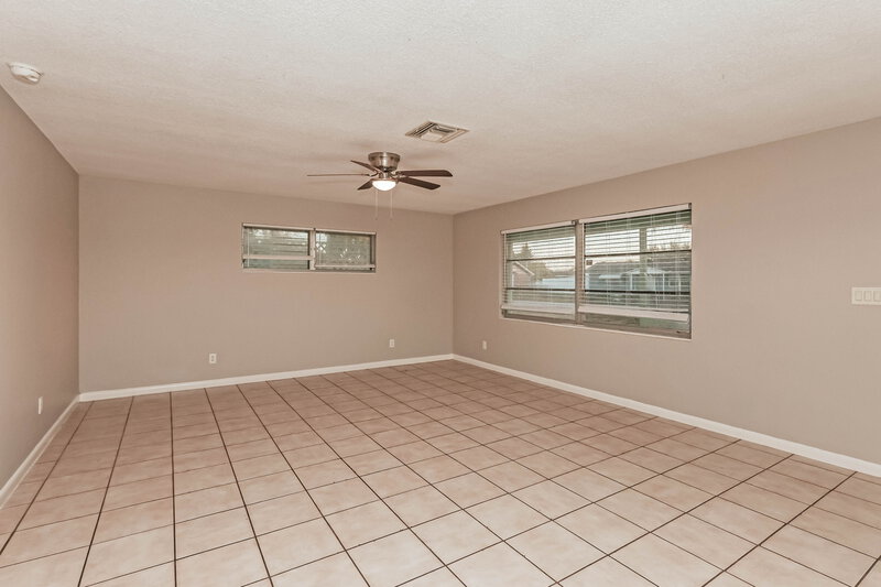 1,505/Mo, 344 Crestwood Ave Lehigh Acres, FL 33936 Living Room View 2