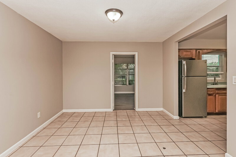 1,505/Mo, 344 Crestwood Ave Lehigh Acres, FL 33936 Dining Room View