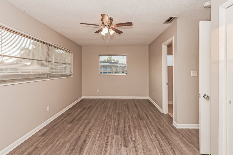 1,505/Mo, 344 Crestwood Ave Lehigh Acres, FL 33936 Main Bedroom View