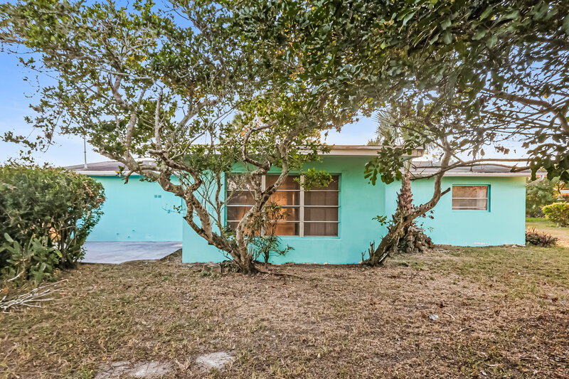 1,505/Mo, 344 Crestwood Ave Lehigh Acres, FL 33936 Rear View