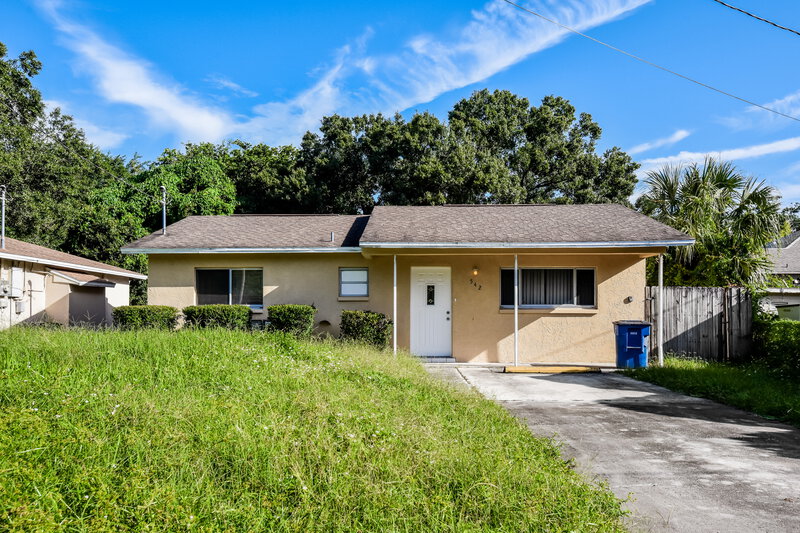 1,950/Mo, 542 San Bernardino Street North Fort Myers, FL 33903 External View