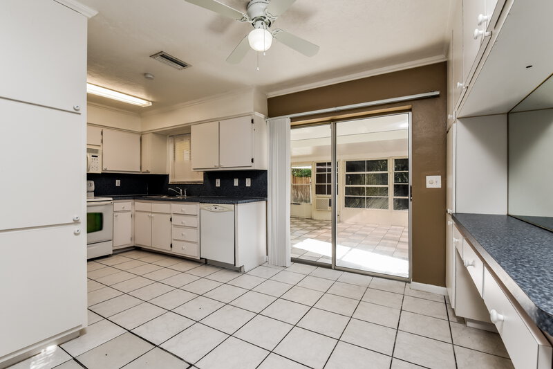 1,950/Mo, 542 San Bernardino Street North Fort Myers, FL 33903 Dining Room View 2