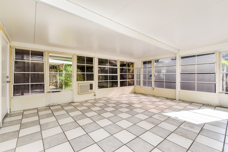 1,950/Mo, 542 San Bernardino Street North Fort Myers, FL 33903 Family Room View