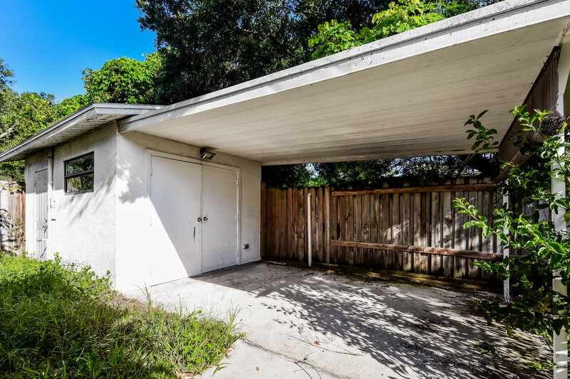 1,950/Mo, 542 San Bernardino Street North Fort Myers, FL 33903 Rear View 3