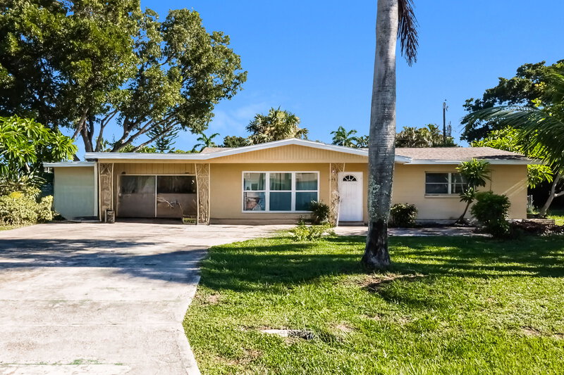3,905/Mo, 1455 Charles Road Fort Myers, FL 33919 External View