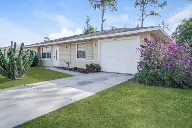1,690/Mo, 18703 Sebring Road Fort Myers, FL 33967 Front View 2