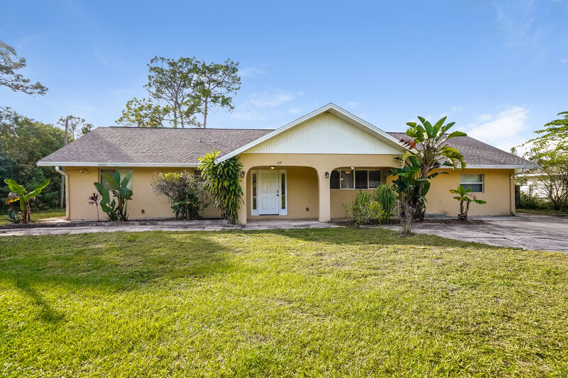2,425/Mo, 1119 Clayton Avenue Lehigh Acres, FL 33972 External View