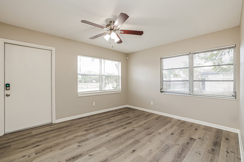 1,420/Mo, 36 Abaco Street Lehigh Acres, FL 33936 Living Room View