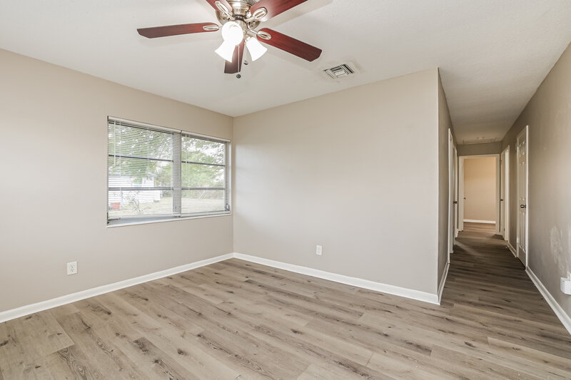 1,420/Mo, 36 Abaco Street Lehigh Acres, FL 33936 Living Room View 3
